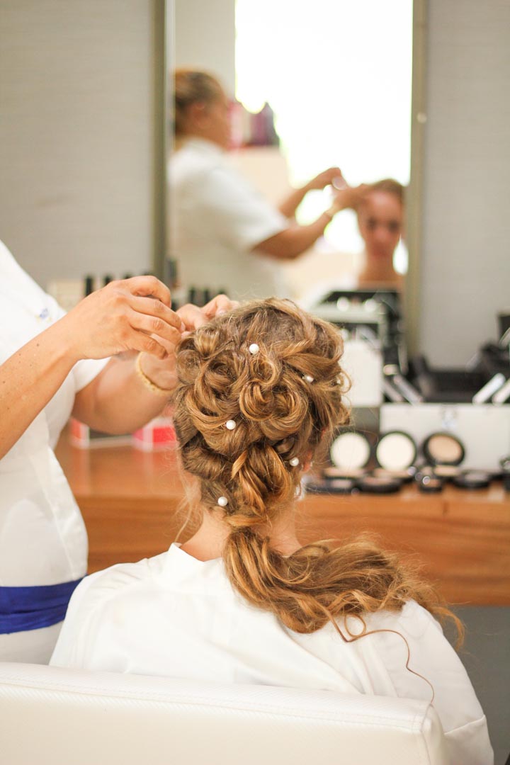 bride getting blonde hair done before a kennebunkport wedding